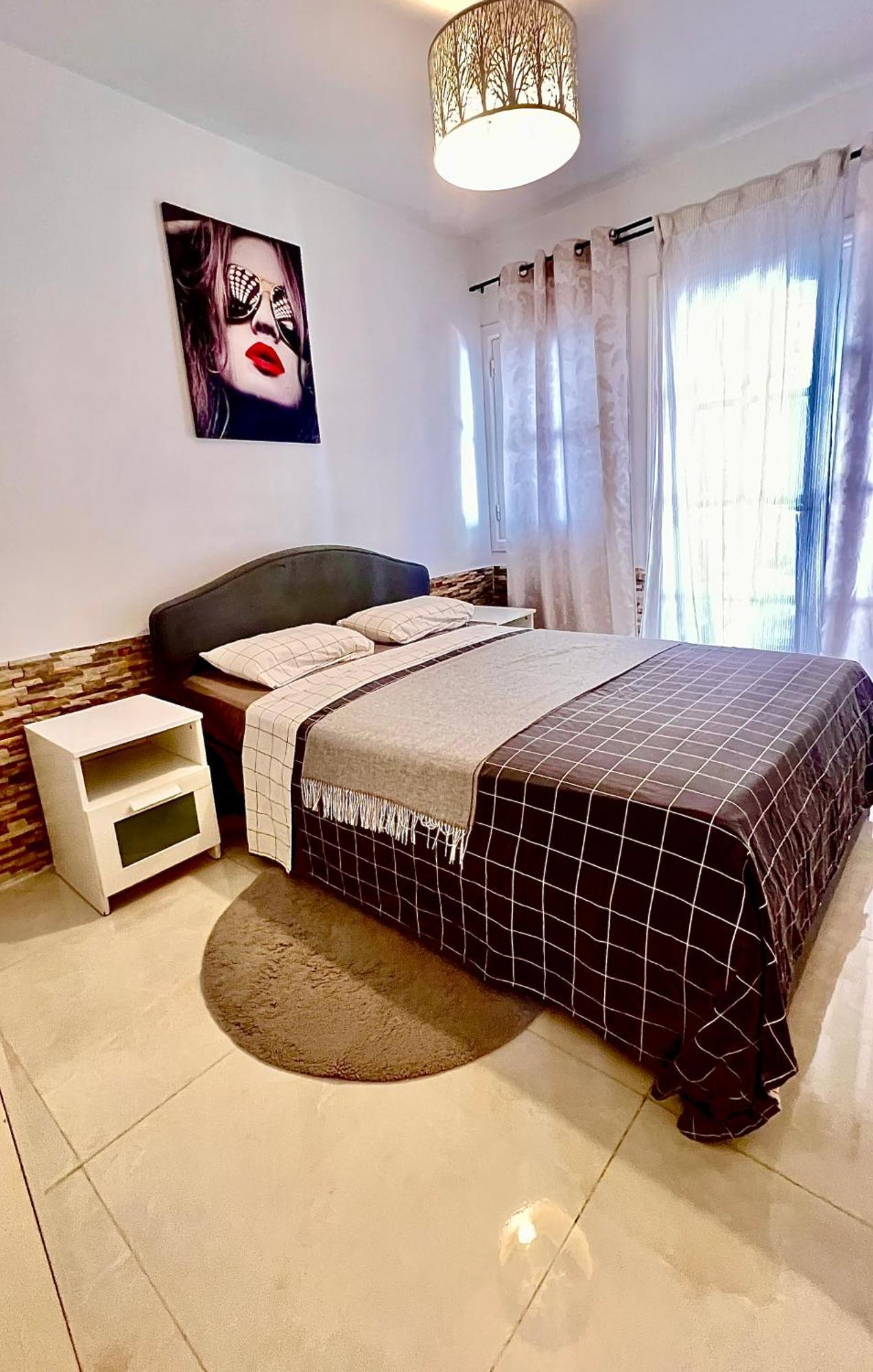 Cozy Two Bed Apartment. Адехе Экстерьер фото