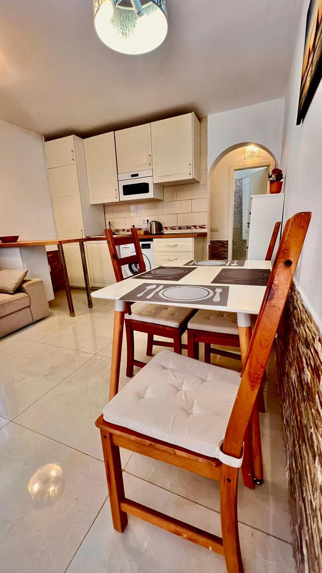 Cozy Two Bed Apartment. Адехе Экстерьер фото